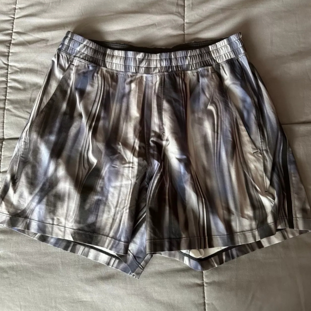 Lululemon pace breaker- medium